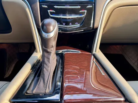 Cadillac XTS