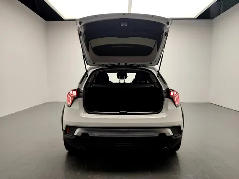 Lynk & Co 02
