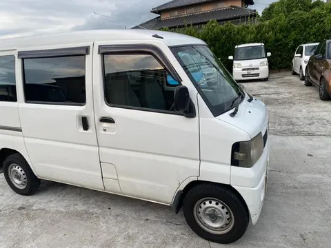 Nissan Clipper Van