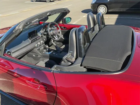 Mazda MX-5 (Roadster)
