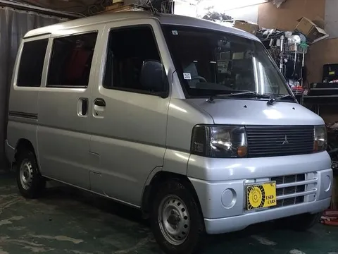 Mitsubishi Minicab Van