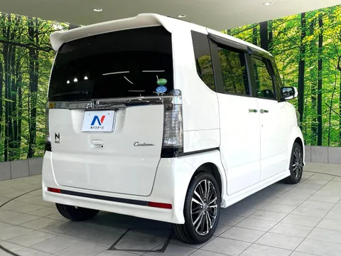 Honda N-BOX Custom