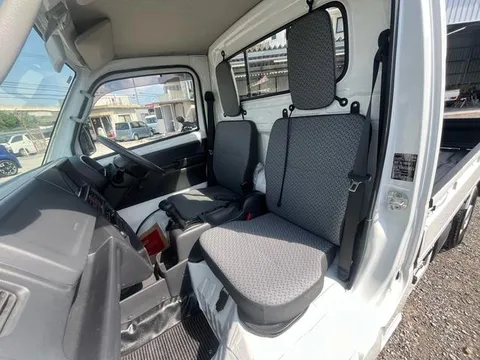 Nissan Clipper Truck