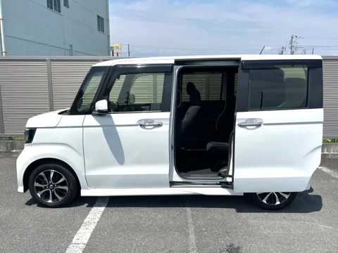 Honda N-BOX Custom