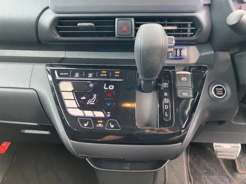 Mitsubishi eK X Space
