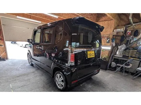 Honda N-BOX Custom