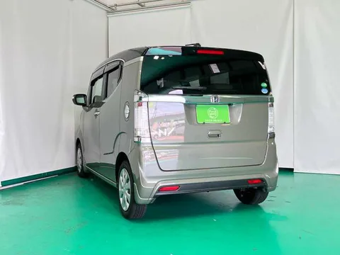 Honda N-BOX Slash