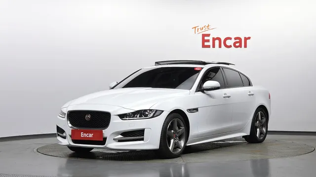 Jaguar XE