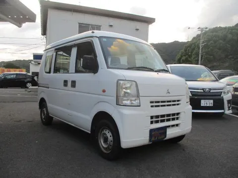 Mitsubishi Minicab Van