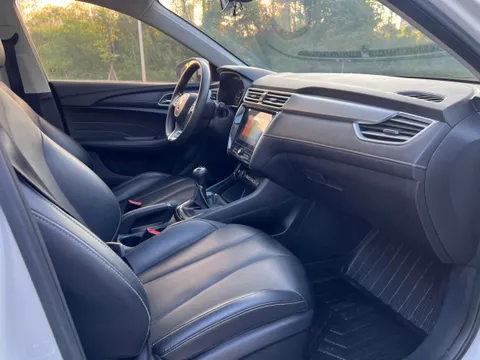 Roewe i5