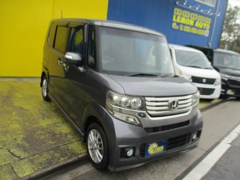 Honda N-BOX Custom