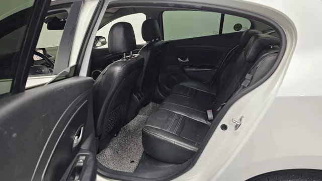Renault SM3