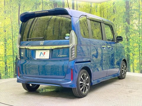 Honda N-BOX Custom