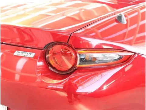 Mazda MX-5 (Roadster)