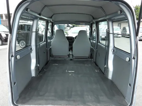 Nissan Clipper Van