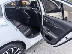 Roewe i5