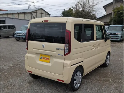 Suzuki Spacia