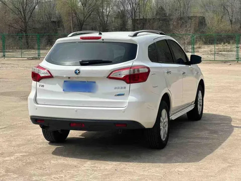 Venucia T70