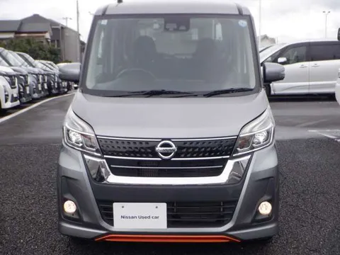 Nissan Dayz Roox