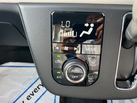 Daihatsu Mira Tocot