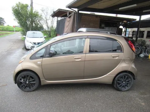 Mitsubishi I