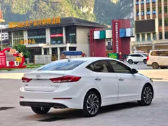 Hyundai Elantra (Avante)
