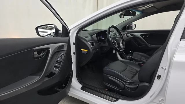 Hyundai Elantra (Avante)