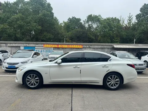 Infiniti Q50L