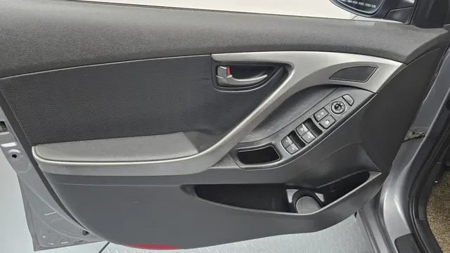 Hyundai Elantra (Avante)