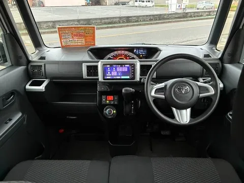 Toyota Pixis Mega