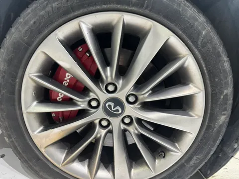 Infiniti Q50L