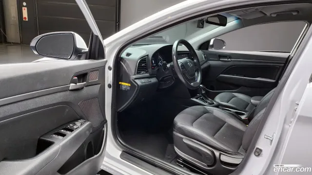 Hyundai Elantra (Avante)