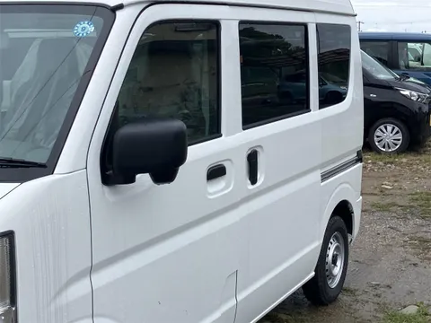 Nissan Clipper Van