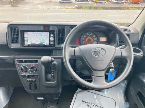 Toyota Pixis Van