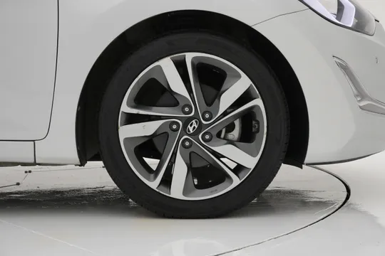 Hyundai Elantra (Avante)