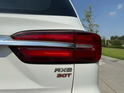 Roewe RX8