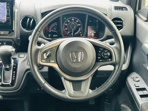 Honda N-WGN Custom