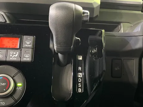 Toyota Pixis Mega
