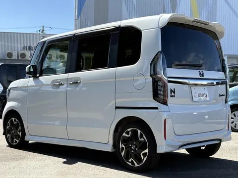 Honda N-BOX Custom