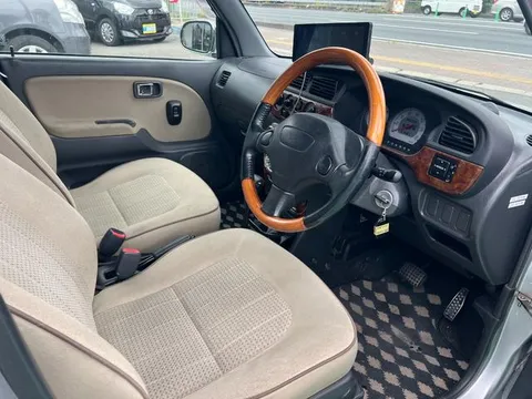 Daihatsu Mira Gino