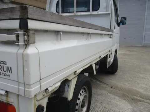 Mazda Scrum Truck