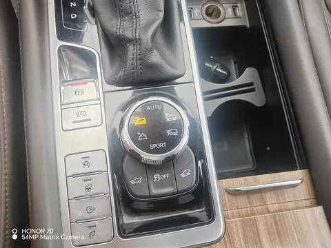 Roewe RX8
