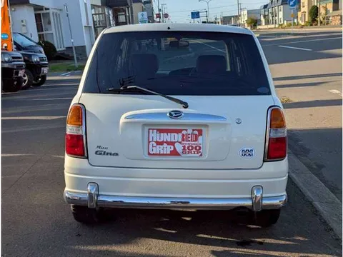 Daihatsu Mira Gino