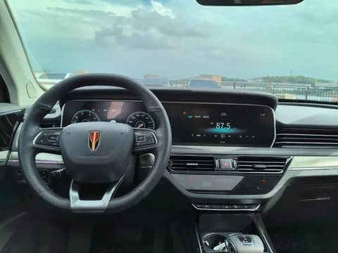 Hongqi HS5