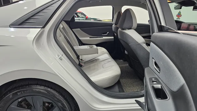 Hyundai Elantra (Avante)