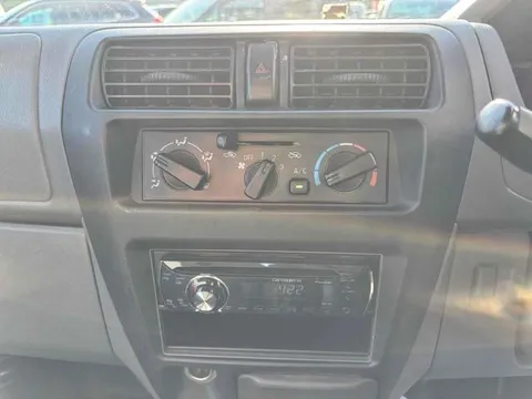 Nissan Clipper Van