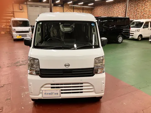 Nissan Clipper Van