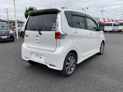 Mitsubishi eK Custom