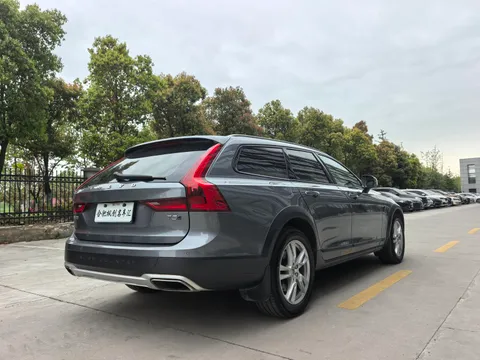 Volvo V90