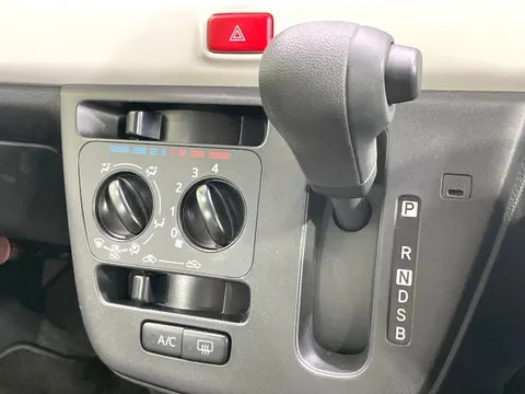 Daihatsu Mira Tocot